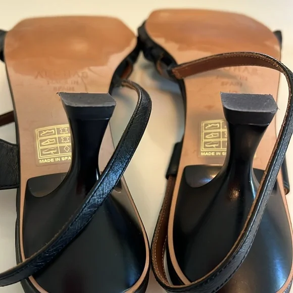 ALOHAS ASYMMETREIC BLACK HEEL - Picture 12 of 16